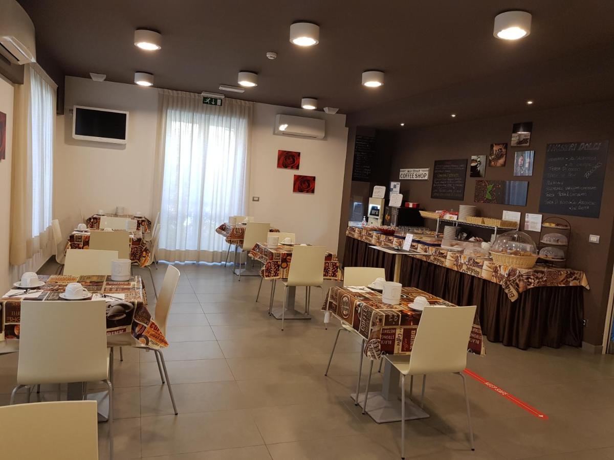 Raffaello Hotel 3*